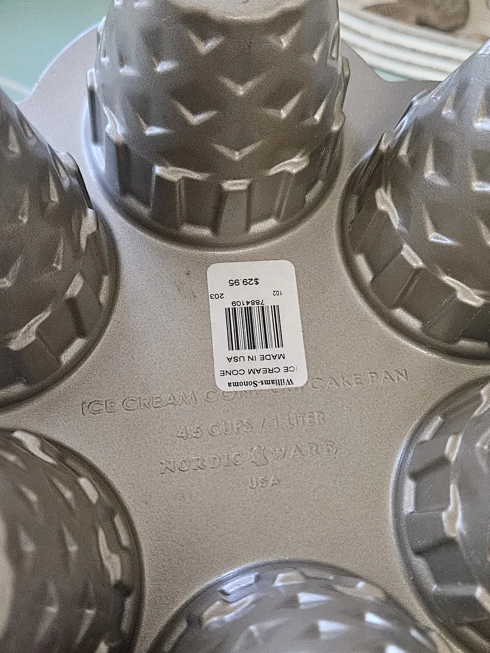 Willams Sonoma Nordic Ware Gold Bundt CUPCAKE PAN